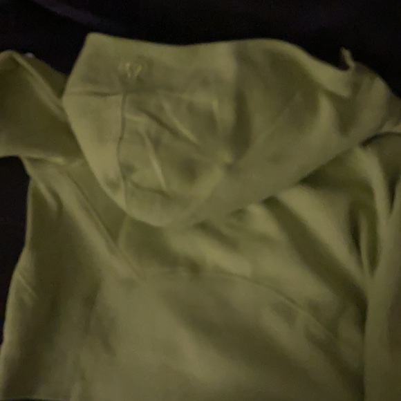 Brand new scuba lululemon wasabi. - Picture 4 of 5